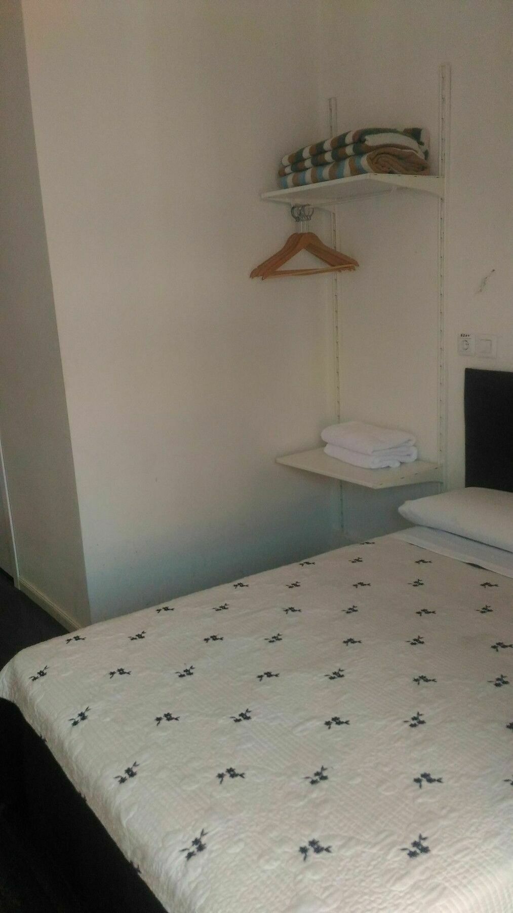 Hostal Alaska มาดริด ภายนอก รูปภาพ